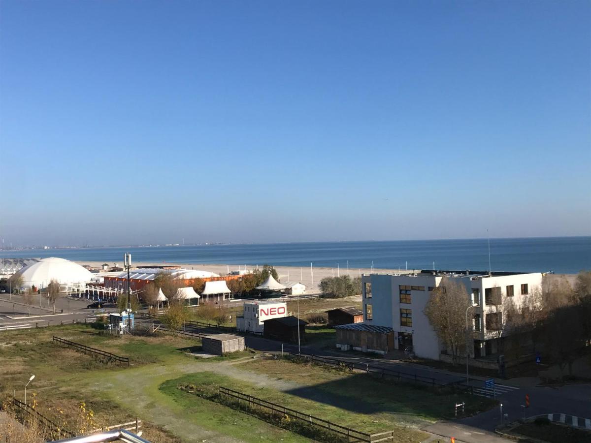 Apartament Summerland Mamaia Nord Exteriör bild
